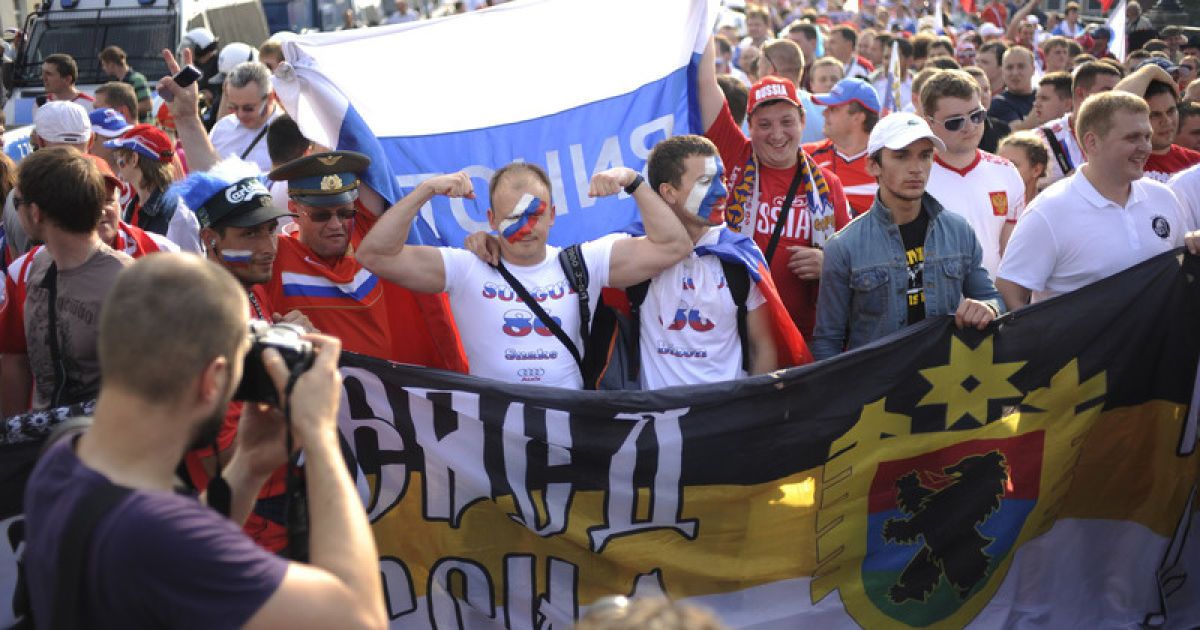 В червні у Варшаві сталися масові сутички між футбольними фанатами Росії та Польщі