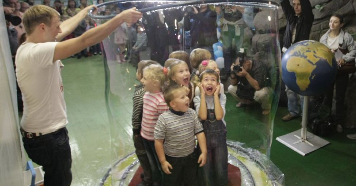 В Україні видули одразу три бульбашки-рекордсмени