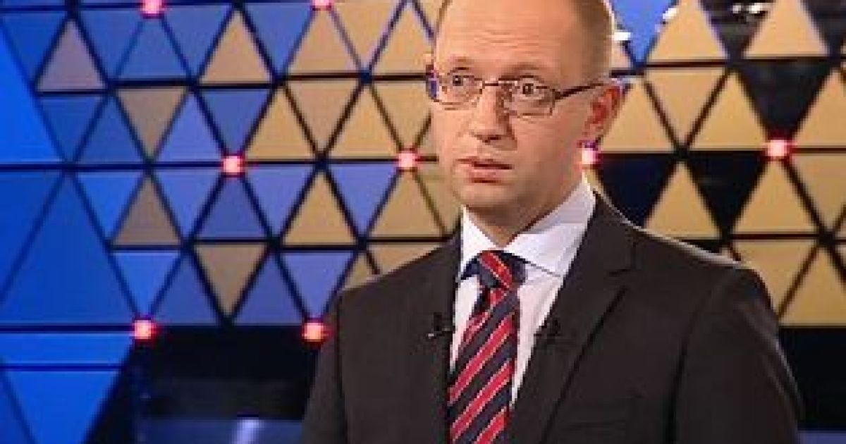 Яценюк считает говор Азарова языком нацменьшинства