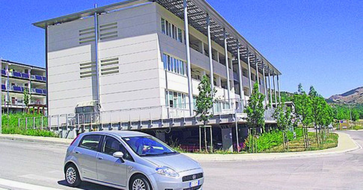 Нові панельні будинки збираються дуже швидко