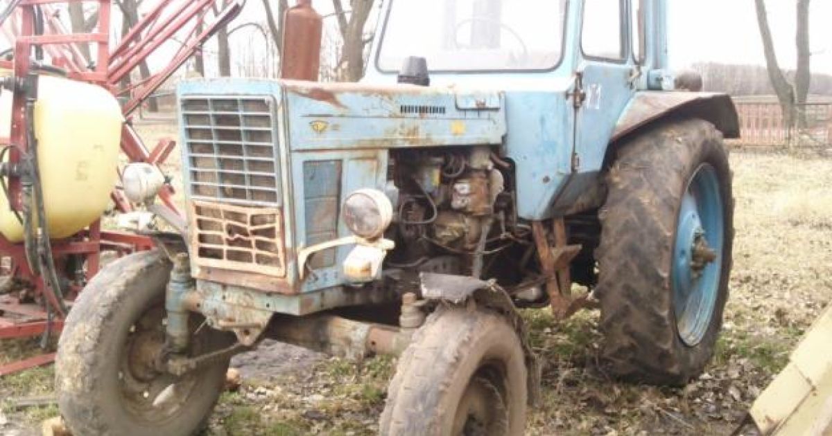 Чоловік пішов на дно разом з трактором