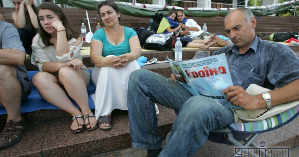 Під Українським домом продовжується акція на захист мови / © УНІАН