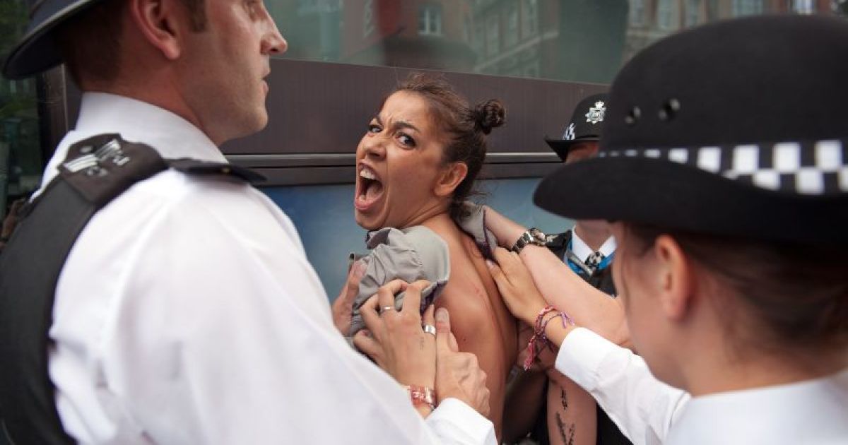 Активісток FEMEN затримали у Лондоні за протест проти ісламу / © femen.livejournal.com