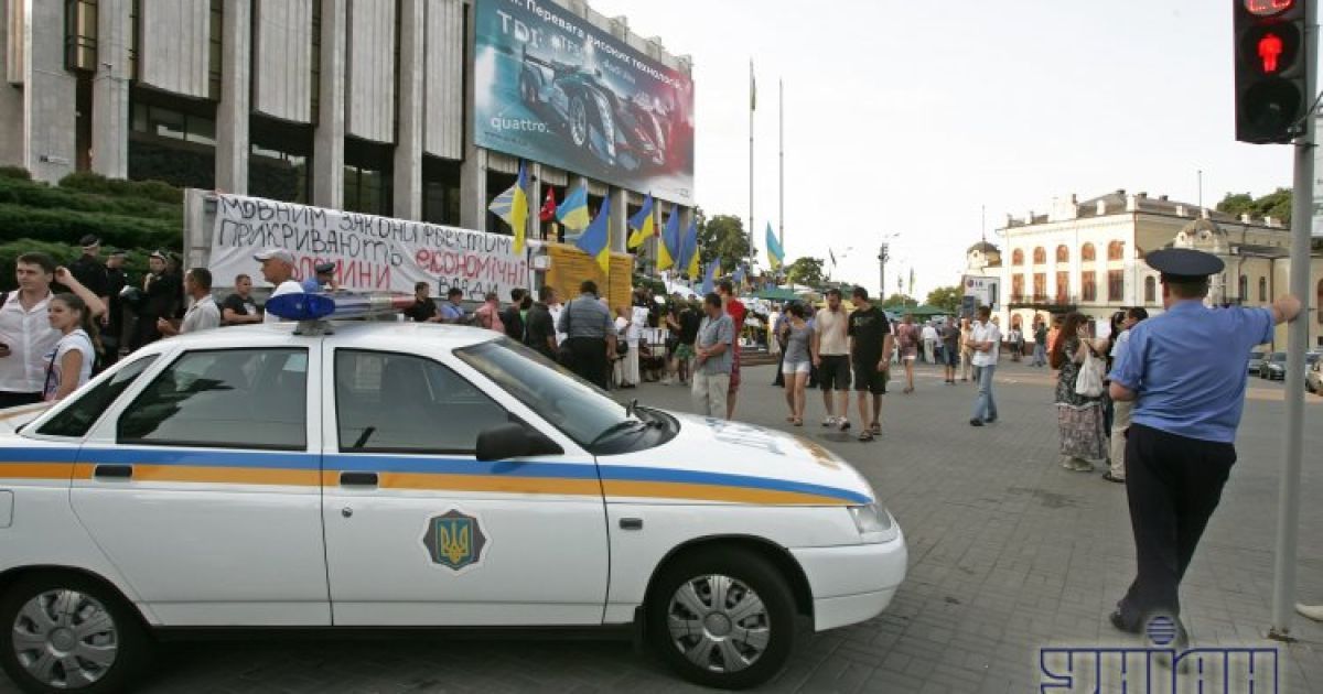 Під Українським домом продовжується акція на захист мови / © УНІАН