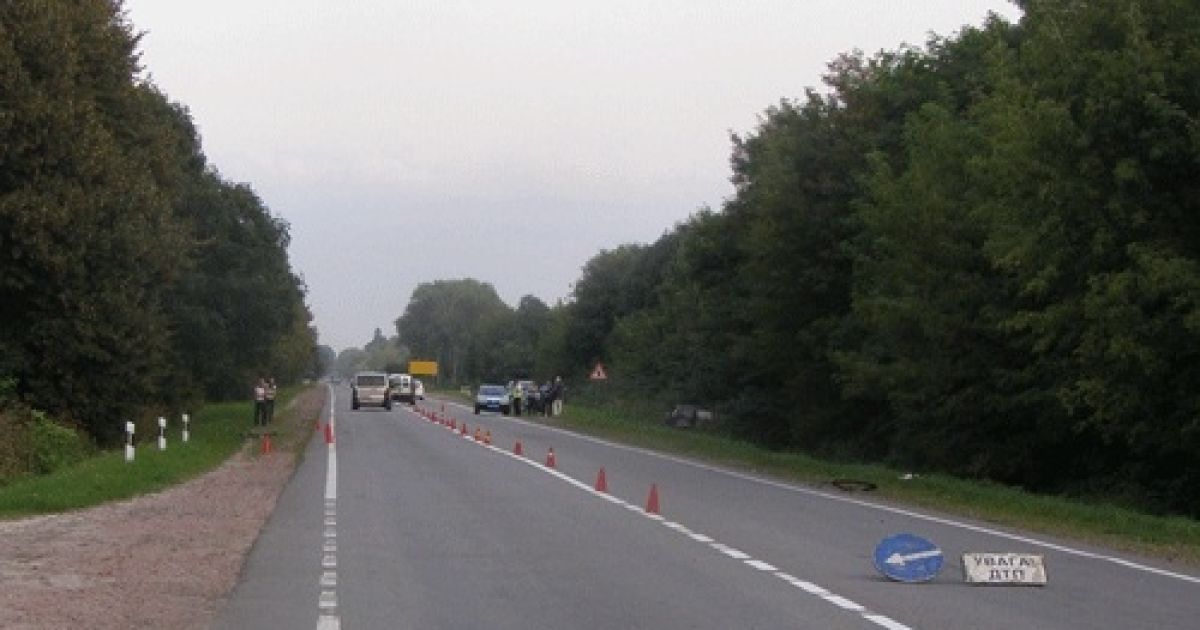 Двоє людей у ВАЗі загинули у зіткненні з "Мерседесом"