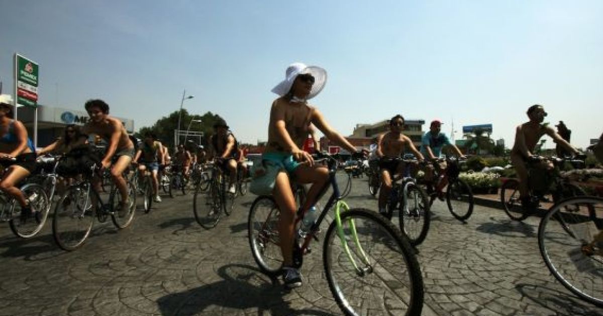 Голий велопробіг_4 / © AFP