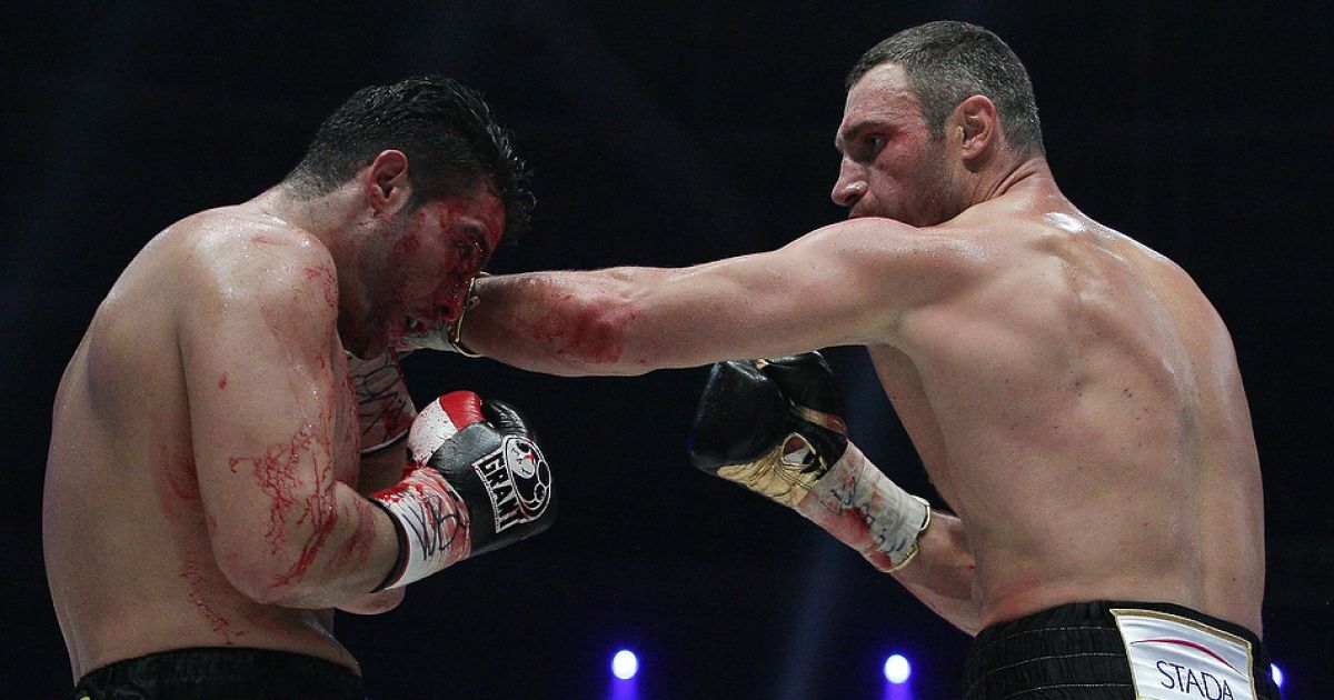 Віталій переміг Мануеля технічним нокаутом