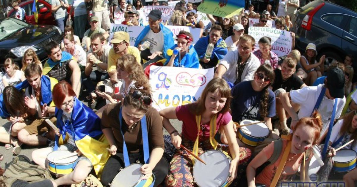 Захисники мови вимагали ветувати "закон Ківалова-Колесніченка"