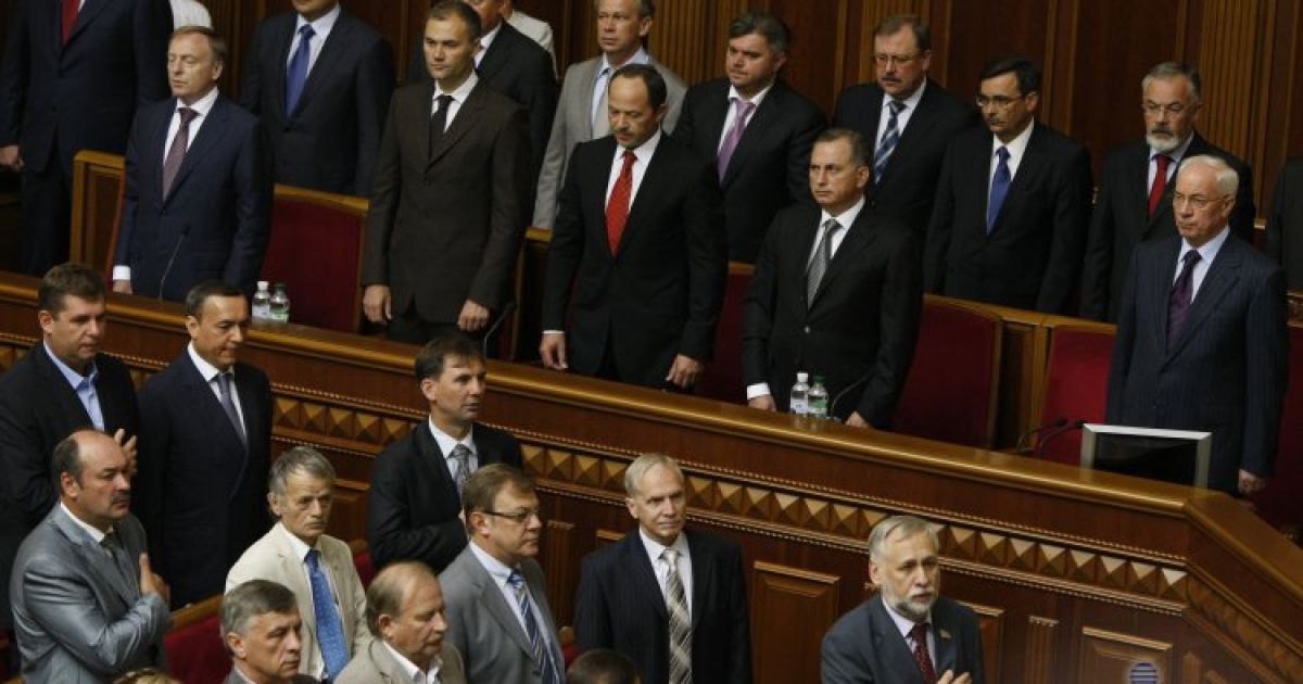 У сесійній залі були присутні прем'єр-міністр Микола Азаров, члени Кабінету міністрів. / © УНІАН