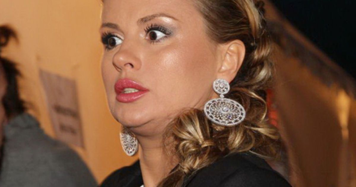 Пишногруда Анна Семенович занедбала фігуру