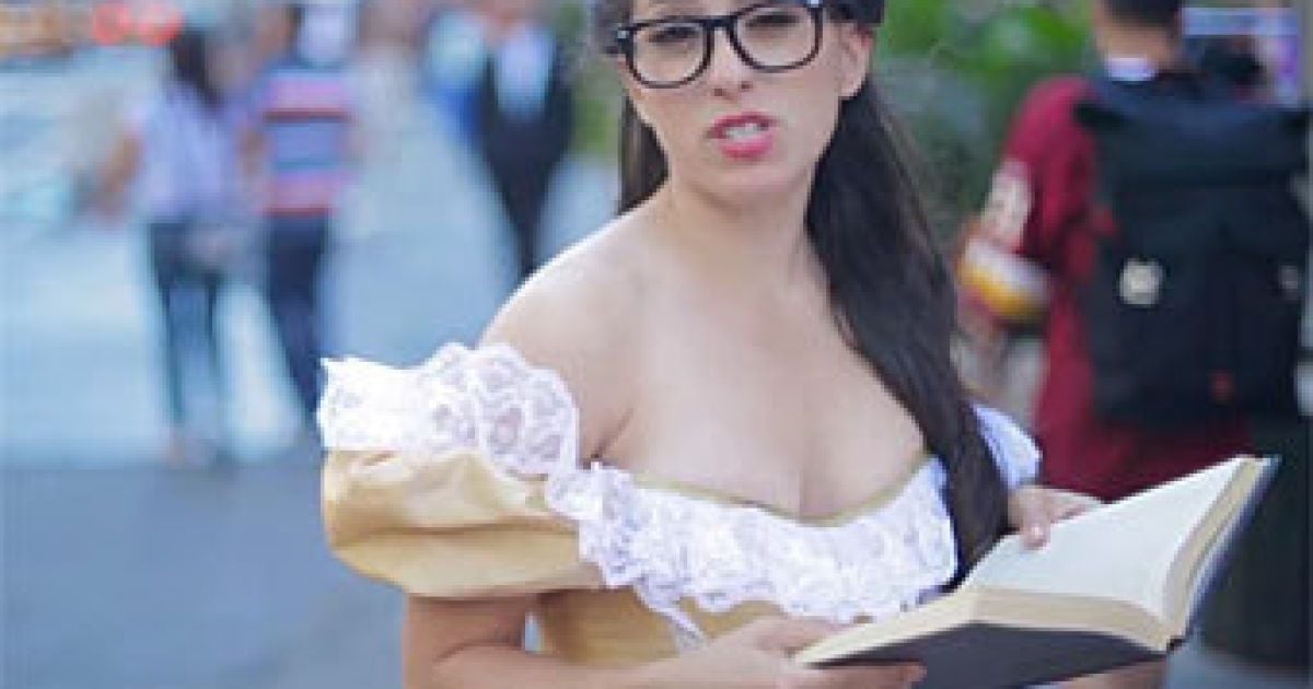 Hipster Disney Princess. Скріншот з відео