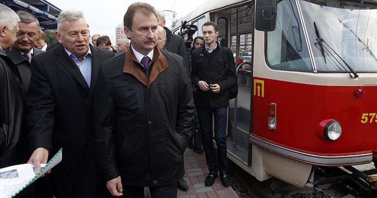 Попов обіцяє повернути громадський транспорт на маршрути до ранку.