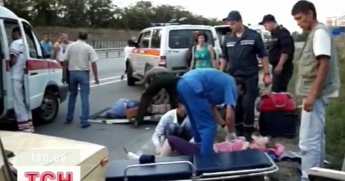 Дорогою до моря розбилися 17 людей
