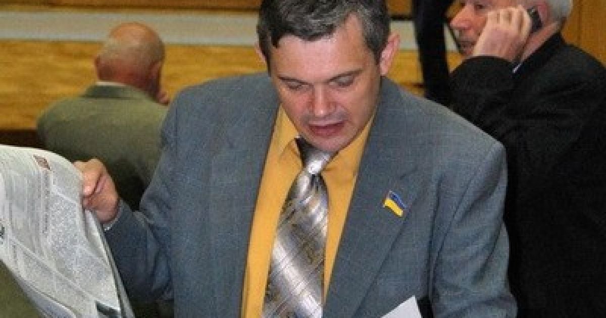 Лідеру регіоналів Тернопільщини Павлові Федику перепало на горіхи в Зборові