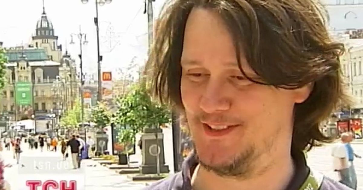 Азаров запрошує шведа на вигране пиво