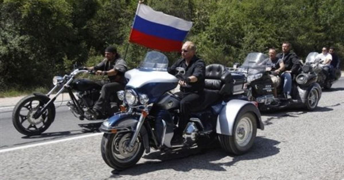 Путін запросив Януковича проїхатися на мотоциклах