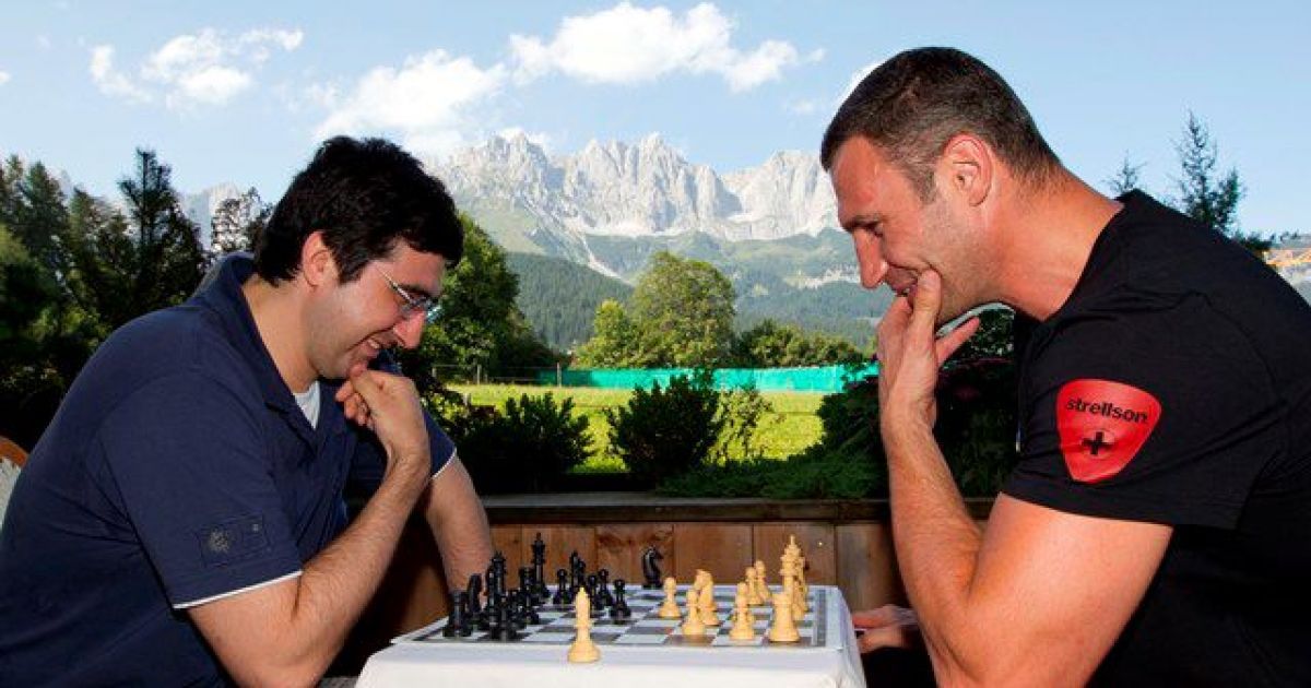 Кличко провів шаховий "спаринг" з Крамником