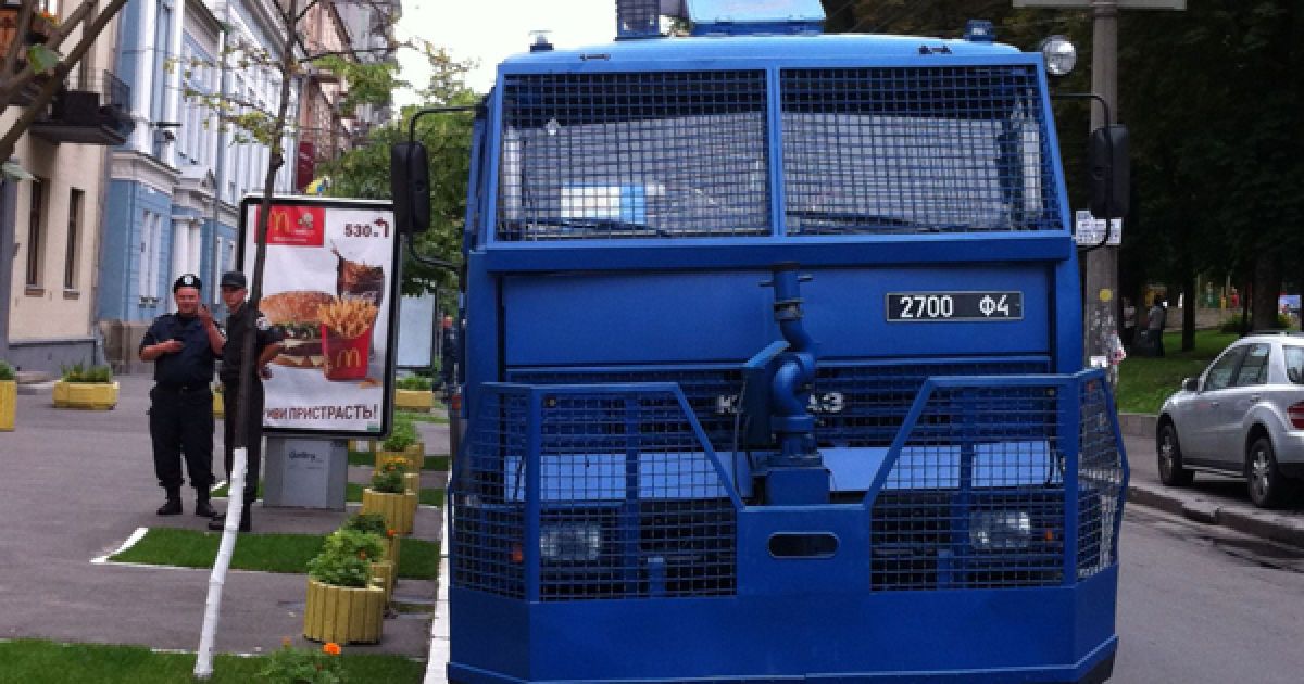 Міліція купує водомети, автозаки та щити