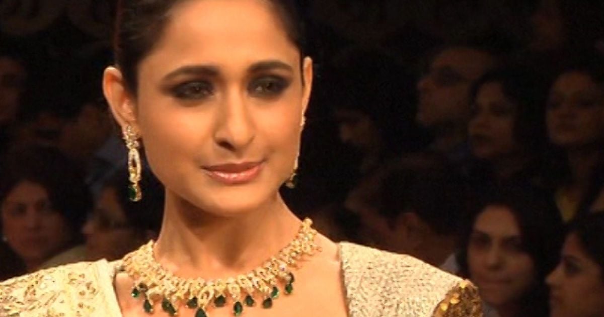 Болівудські зірки не лише демонстрували коштовності, але й могли пригледіти собі обнови