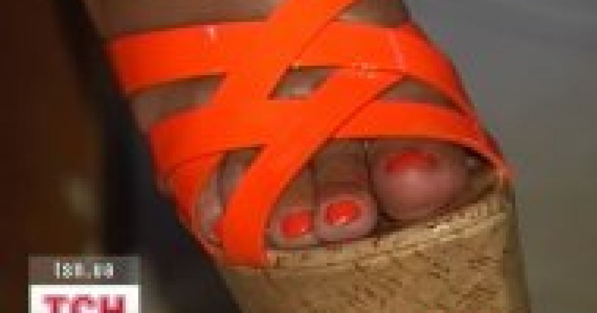 Чоловіки визначили найменш сексуальне жіноче взуття