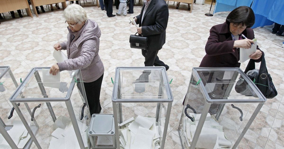 За проведение референдума относительно строя Украины народные депутаты не проголосовали