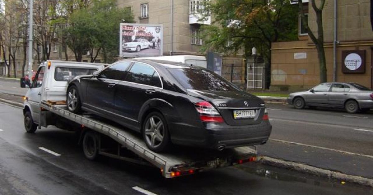 В Одесі студент на Mercedes врізався у Maserati / © Blabbermouth