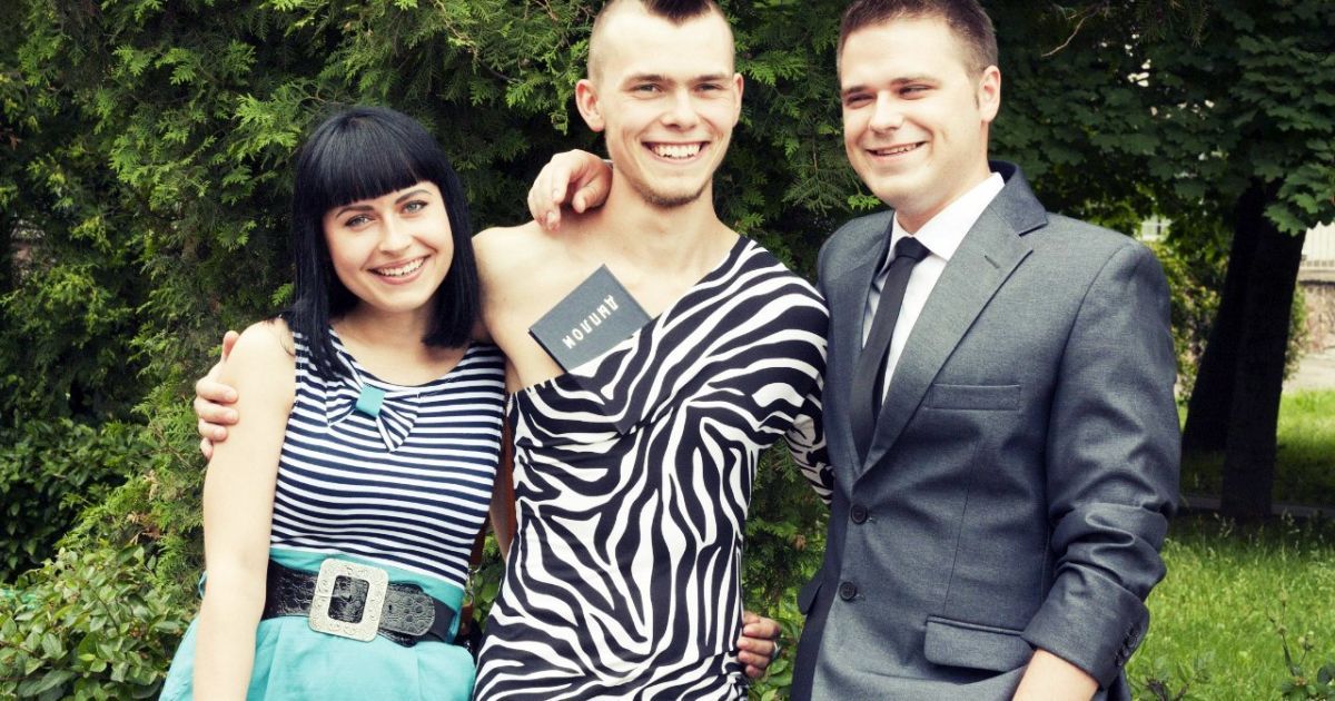 Студент прийшов на вручення дипломів у сукні