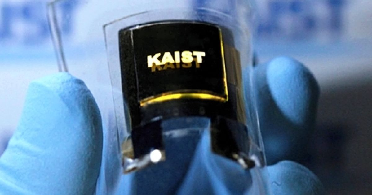 Гнучка батарея з літерами, що світяться, створена вченими KAIST