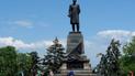 Візитну картку Севастополя перетворили на східний ринок.