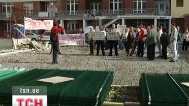 Более 400 семей уже четыре года не могут въехать в свои квартиры