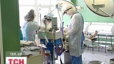 На Луганщині чоловік облив бензином 23-річну дівчину і підпалив