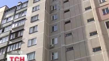 Девочка выпала из балкона 9 этажа и осталась жива