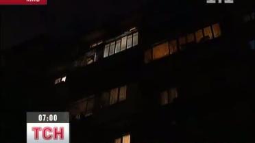 Мужчина хотел прыгнуть с крыши из-за отказа жены