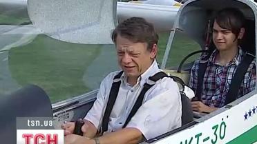 Свого чемпіона світу з надлегкої авіації вітали сьогодні українські авіатори