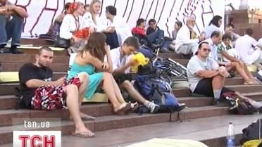 Протестуючі під Українським домом