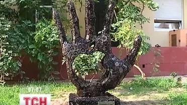 В Одессе установили памятник Стиву Джобсу