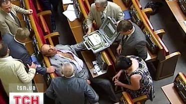 Гучні заяви про відставки і "карета швидкої" у Верховній Раді