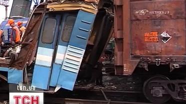 На Луганщині чотири вагони з вугіллям влетіли у пасажирський потяг