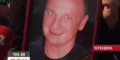 На Черкащині сьогодні поховали 25-річного хлопця, який загинув в аварії під Уманню