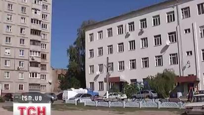 Дитина випала з четвертого поверху і вціліла