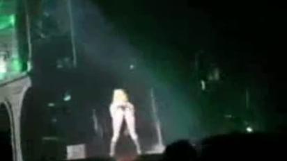 Lady GaGa провокує Мадонну зі сцени