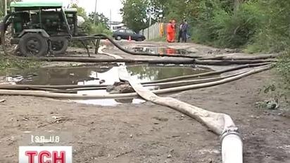 По коліно у воді живуть жителі селища Скельне на Запоріжжі