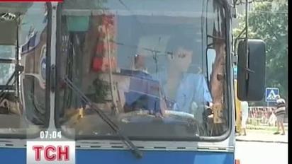 У Вінниці водіїв громадського транспорту вдягнули в уніформу