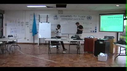 Кіт звалився зі стелі лекторам на голову під час заняття