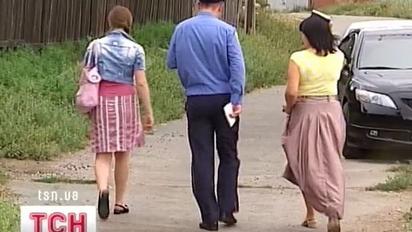 На Київщині мати жорстоко побила свою сина за те що той обмочився у ліжку