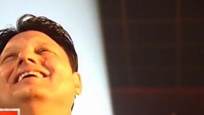 Чоловік Камалії робити зачіску літає до Лондона