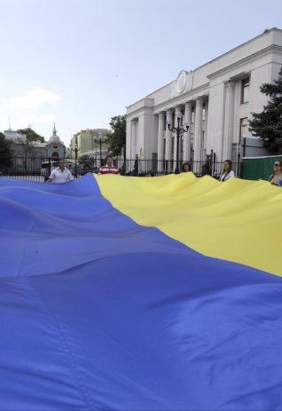 У світі не має бажаючих народитися в Україні