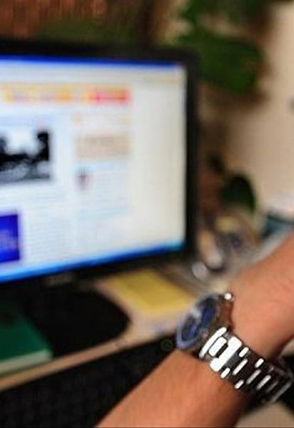 Українців можуть позбавити анонімності в мережі.