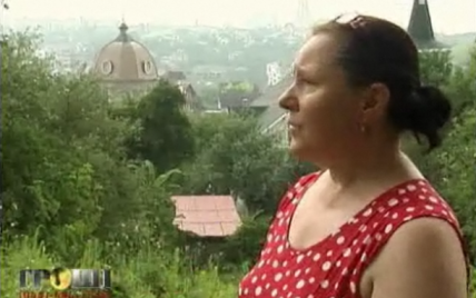 Київську вчительку української виселили з будинку на Печерську і звільнили з роботи