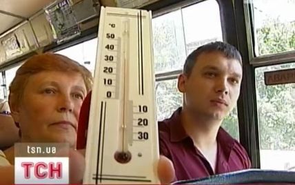 Из-за жары украинцы рискуют здоровьем по дороге на работу